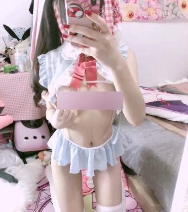 虎牙人气火爆新晋女神小清殿下优质浮力姬合集，展现37部高颜值作品，视频总大小9.5G，尽显传统魅力与清新风格