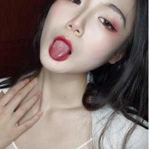 根据您提供的内容，为该商品取一个```plaintext[转载搬运]快手福利合集~请勿在线解压炸了不补~[NVNP+5.93G][百度盘]```这个标题包含了关