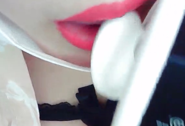 软萌咩咩酱：10.3g收费合集，百度搜索购买链接，精彩不容错过