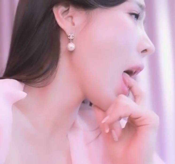 高恩珠：逗趣热舞视频合集，163个视频百度ED2K收藏