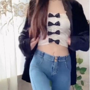 顶级俏妞高级付费群61V视频合集1，2.3G百度盘下载