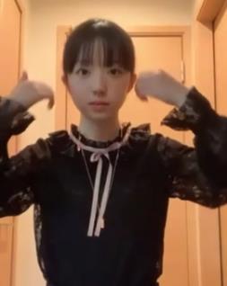 岛国学生妹自拍爆火视频1.5G，未CN亮点频现