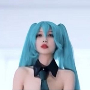 ocmas舞蹈大热门：顶级身材露脸自拍，车灯下舞姿优美