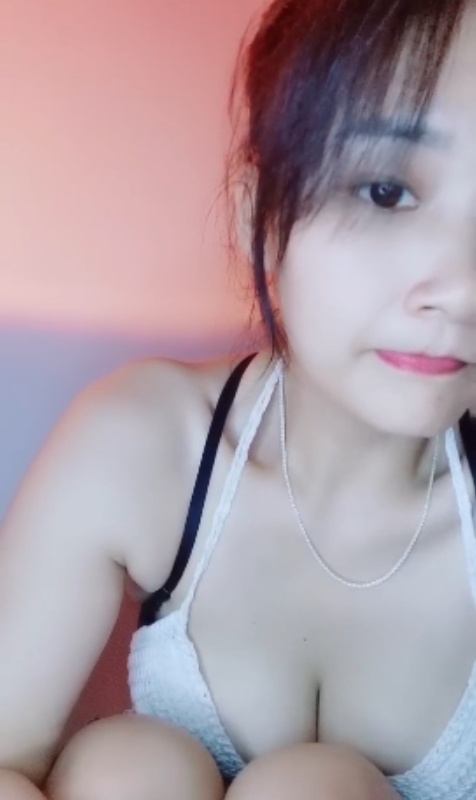 岳绮罗：撩人小妖精自录视频无水印，收费房漏某处哭了