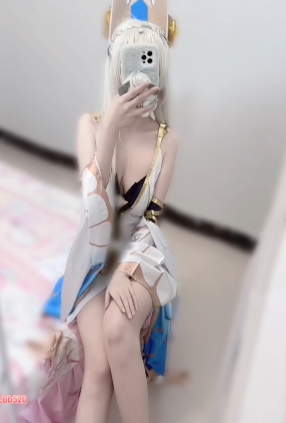 独家福利姬乌萨奇八八&小胖桃定制cos视频合集，王者荣耀角色私人订制，质量高数量可观！