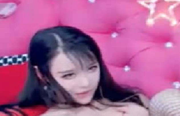 恋夜妮子：30v7.7g节目收藏18，百度搜索量飙升