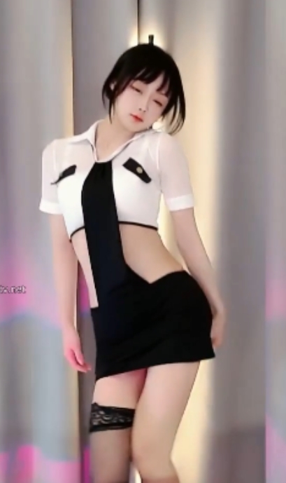 虎牙女神林小花：清纯少女内外兼修，超高清画质引爆粉丝狂潮