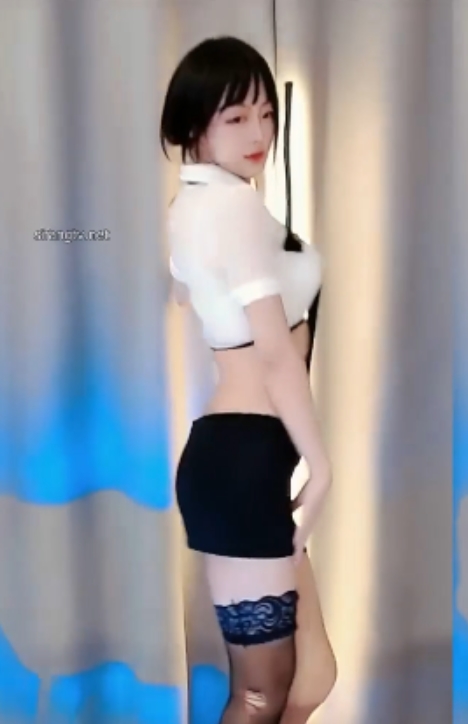 虎牙女神林小花：清纯少女内外兼修，超高清画质引爆粉丝狂潮