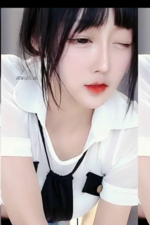 虎牙女神林小花：清纯少女内外兼修，超高清画质引爆粉丝狂潮