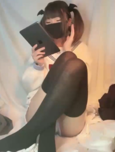 芃芃大人：81v22.4g手机红绿灯等待，寸视频分享生活