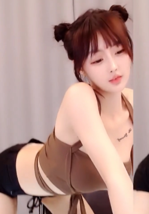 斗鱼女神林小花2020-2022年35部视频合集，多彩魅力展现