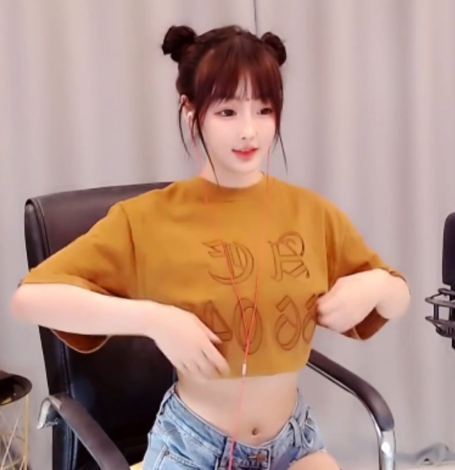 斗鱼女神林小花2020-2022年35部视频合集，多彩魅力展现