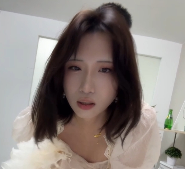 高质量伪娘邢曦月20v精品合集9.3G视频百度盘，不容错过！