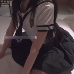 精选OnlyFans乖乖女Luvur日常私拍101部合集，15.2G视频内容丰富百度下载