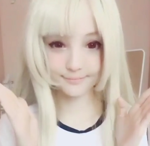 精选OnlyFans乖乖女Luvur日常私拍101部合集，15.2G视频内容丰富百度下载