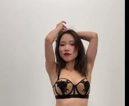 小雪儿露脸定制视频10V1.1G独家上贤娆粉丝疯狂围观！