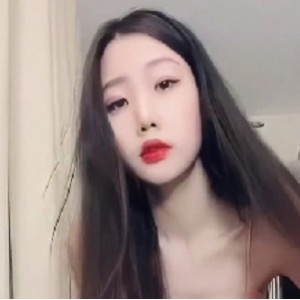 网红女神八月未央露脸诱惑振奶双道具流不明液体[1v+1.46GB][百度盘]