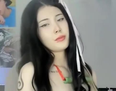 李慧珍舞蹈直播秀：身材好看定制款，喷泉背景舞姿惊艳，13/15分钟完整版下载