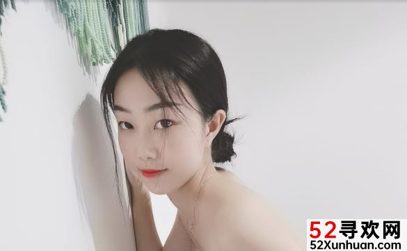 杭州李子玥渣男谈恋爱：粉嫩多汁身材长相，表现精彩！视频+照片