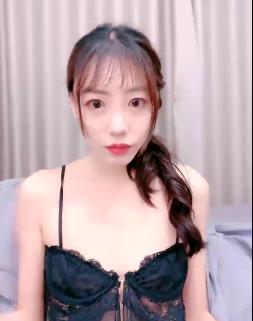 绝绝子优质女神自拍视频，甜甜的少女闺蜜三人游粉丝反馈，单人道具秀