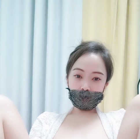 性感小阿姨：56.7G丝袜熟女视频数量惊人