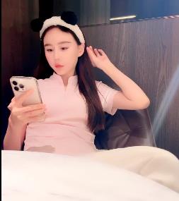 大神与小姐姐的4小时自拍视频，情敌出手让大神哭泣，4V-1.6G超长时长，C、Y荡不容错过！