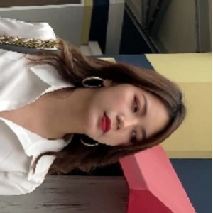 白色连衣裙胖臀长腿美女视频