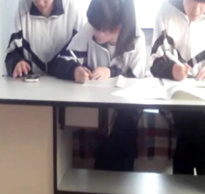 转载搬运三人校服白袜足艺视频1+165m百度盘