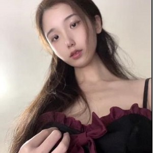 Telegram露脸女神果冻小姐自拍图集，数量达135张，20部短视频，颜值炸裂