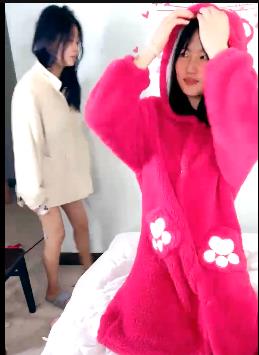 渣男轮流玩妹妹自拍视频曝光，5V3.8G文件大小，入世未深，观看下载