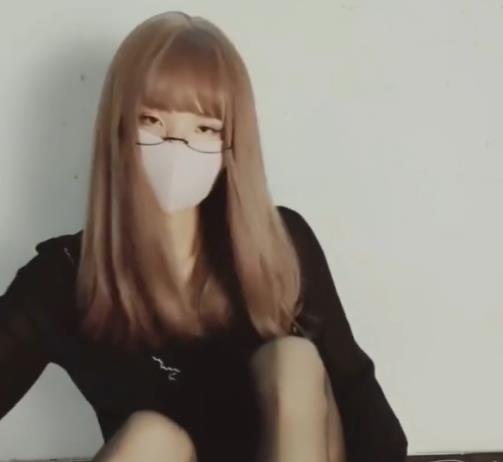 TS-jinwanxuan1999：P站高端作品39个视频，总3.5G，硅胶球、牛奶玩法