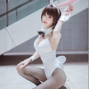 柚子猫COS私拍作品：睡裙长袜小女仆大哥PK宠物猫无尿点