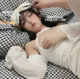 糖心小魔女的最美肉鸡蛋饼：窈窕身材与精致脸蛋初摘面罩