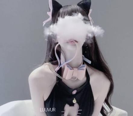 OnlyFans：上流尤物平台反差婊：具有反差魅力的女性MOZZI：品牌名称收费：付费订阅有尺度：内容较为开放、露骨