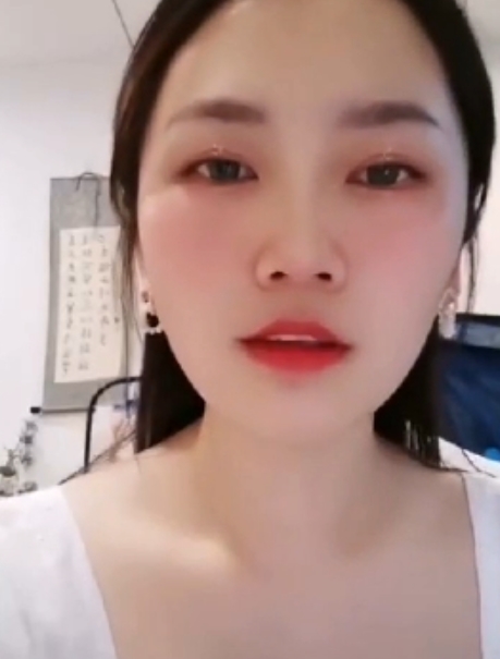 快手网红小倩倩的舌头舞合集