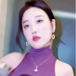 新款紧身包臀短裙拍摄花絮视频