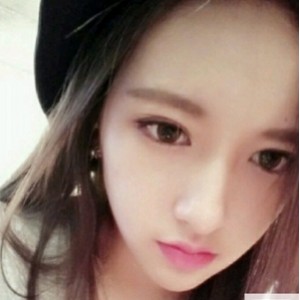 Twitter高颜值甜妹（潇潇）自拍，自信微笑让人神魂颠倒【3.44G】