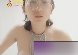 抖音人气情侣（狗子与我）被爆女方出轨视频，露脸视频香肩半漏【624MB】