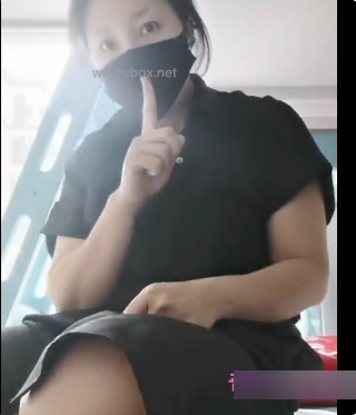 《贵族母亲辅导儿子写作业》只有努力，才能改变命运[5P+19.2M]