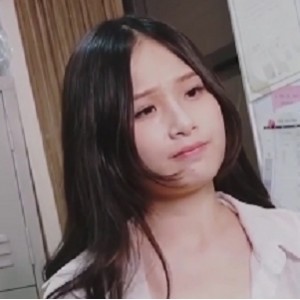 JIVD系列『婕咪』妩媚的湾湾岛jk女神，放学后和学长交流私密运动