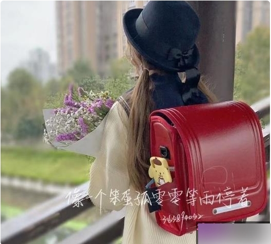 推特知名软妹博主《小奥喵》露脸视频两部