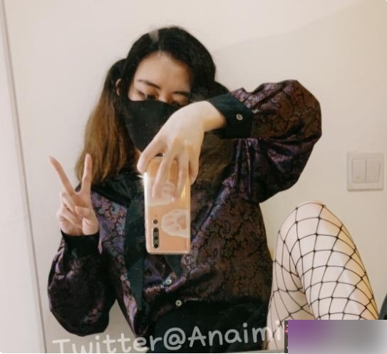 Onlyfans网红《奶味小咪》最全私拍流出