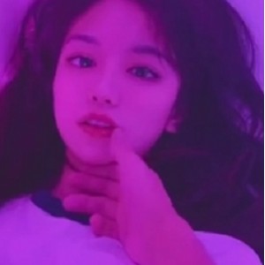 虎牙网红拉拉队队长用身体给你加油