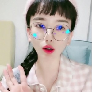 六六社-艺校学妹的高颜值脸蛋像天使