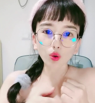 六六社-艺校学妹的高颜值脸蛋像天使