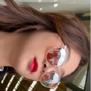 揭秘-长腿美女商场内吃瓜私拍