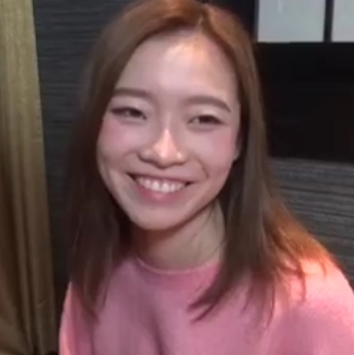 19岁超嫩白妹大秀