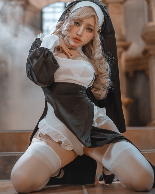 修女与神父擦边写真视频套图