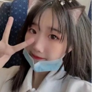 真实灌醉可爱妹子带回家多人运动