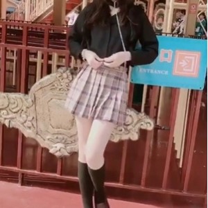 jk学生妹有尺度私拍大拿FSS完整作品